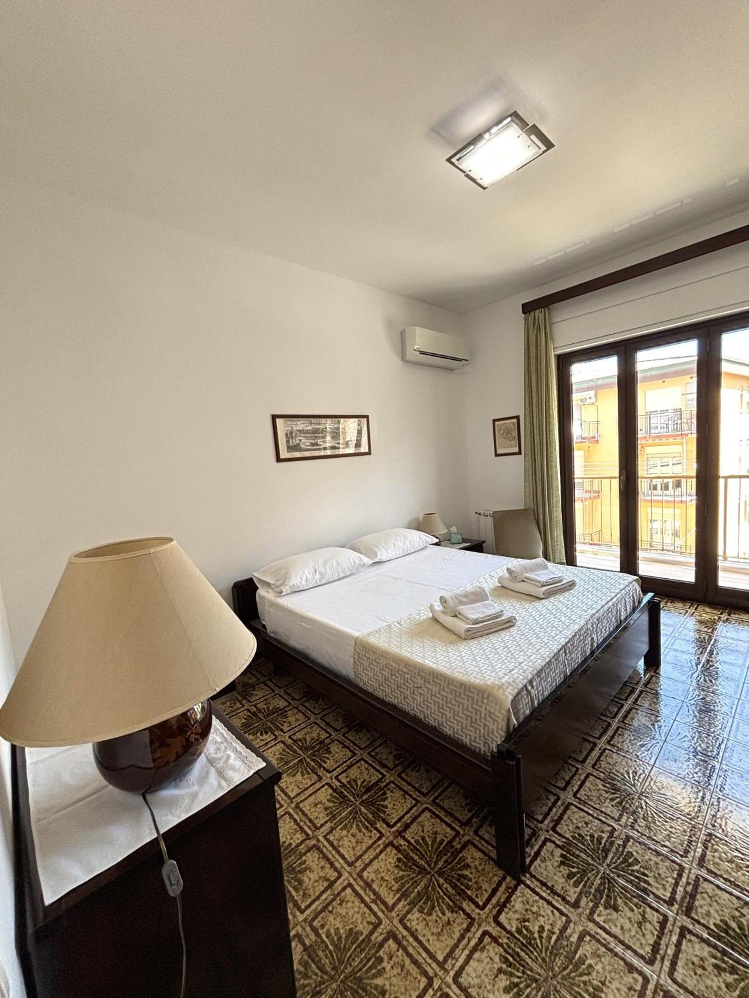 Archimede Lounge Apartment Cefalu Ngoại thất bức ảnh