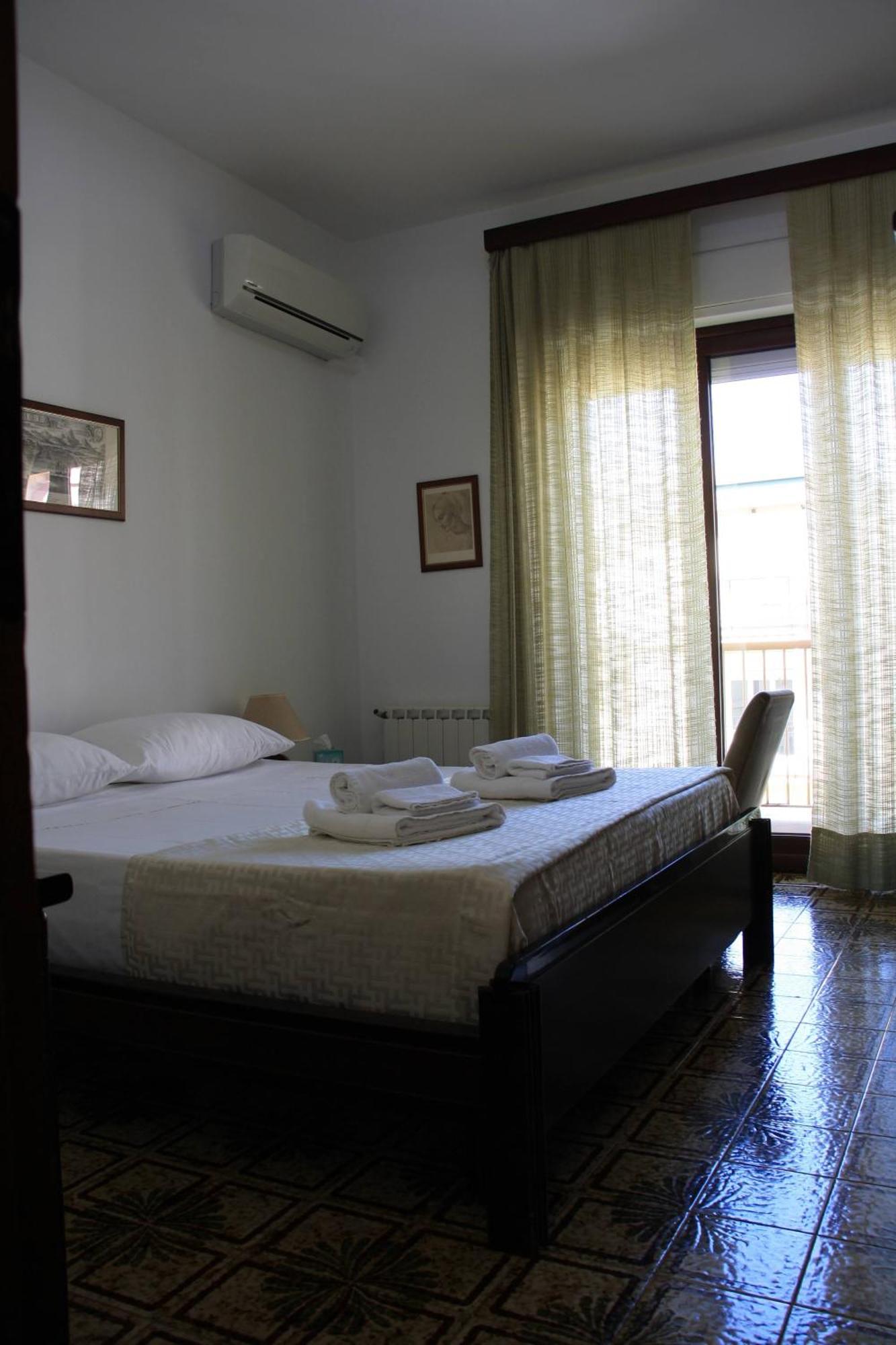 Archimede Lounge Apartment Cefalu Ngoại thất bức ảnh