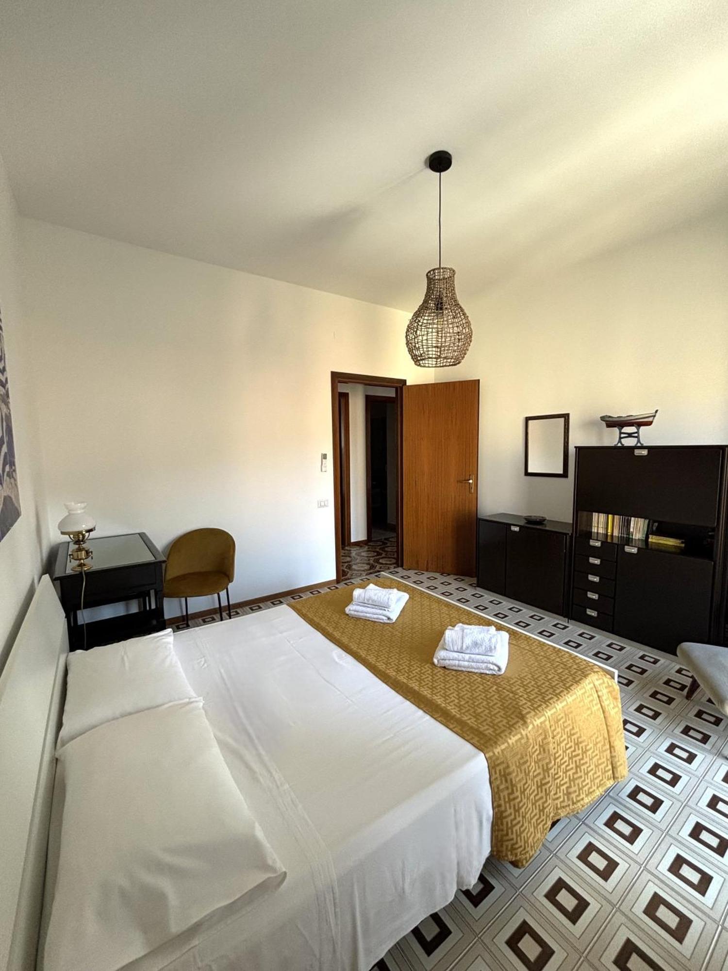 Archimede Lounge Apartment Cefalu Ngoại thất bức ảnh